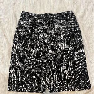 Black and White Patterned skirt from Grace Elements